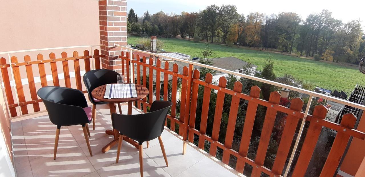 Three Apartment Františkovy Lázně Dış mekan fotoğraf
